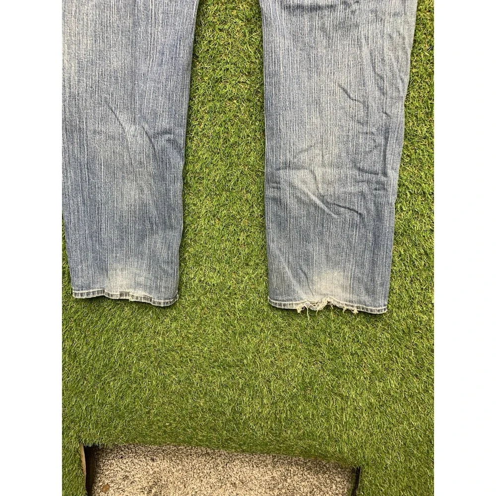 True Religion shop confidence